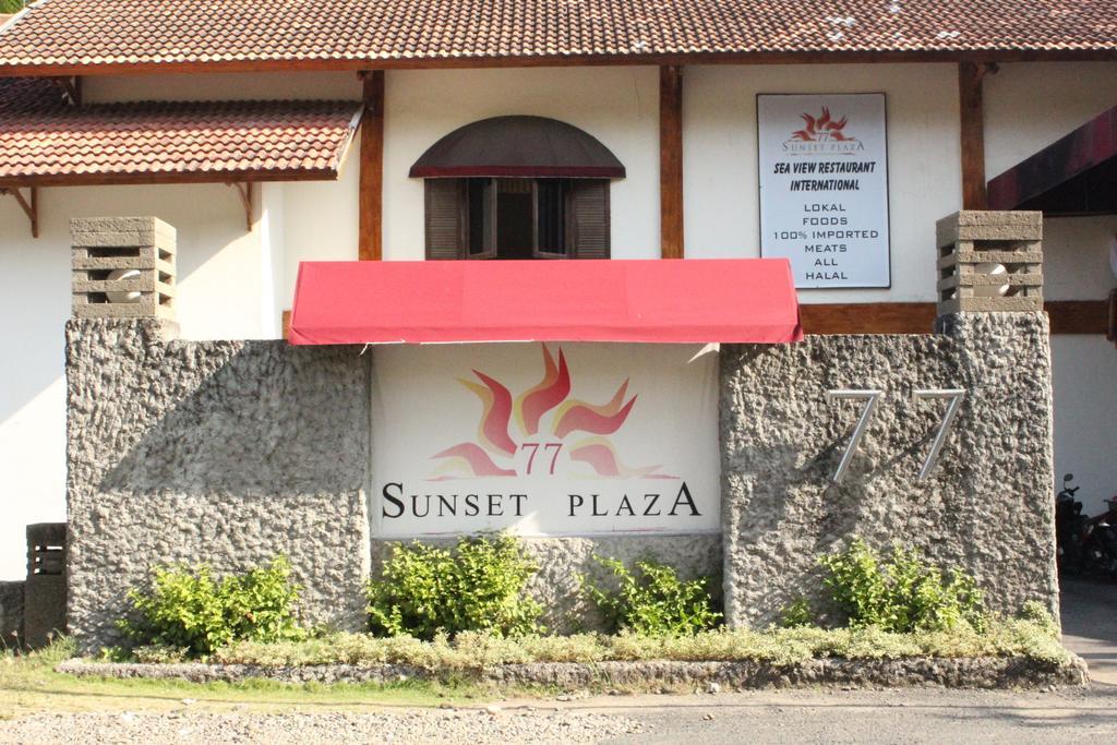 77 Sunset Plaza Hotel Cisolok Exterior photo